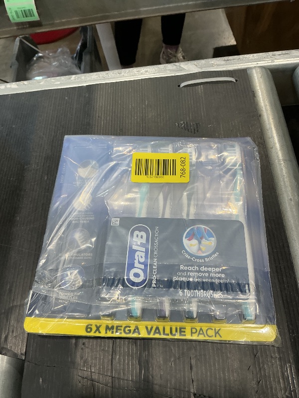 Photo 1 of ***missing 2*** Oral-B Pro Clean Cross Action Toothbrushes, Deep Plaque Removal, 6 Count