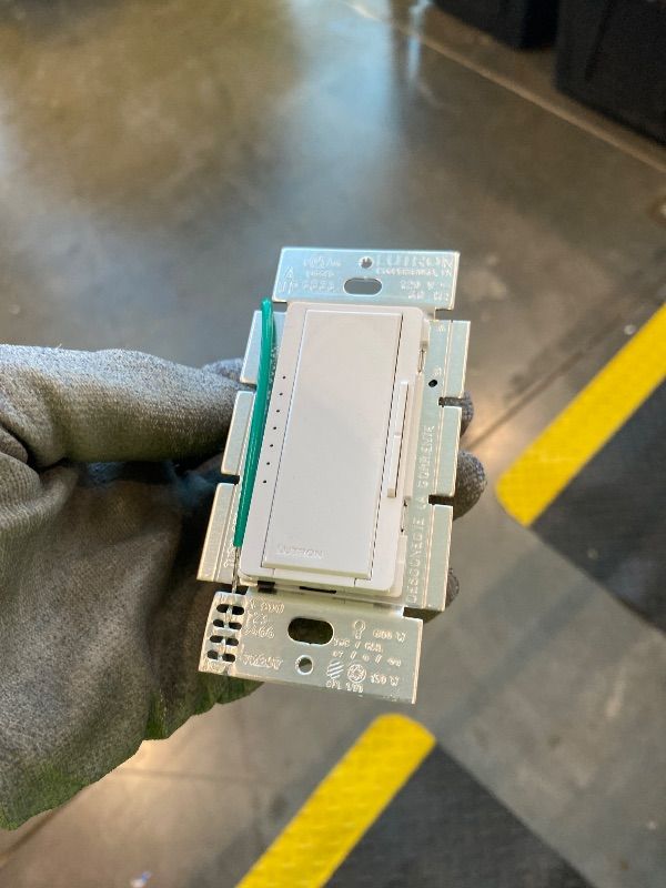 Photo 1 of *USED*
Lutron Maestro LED+ Dimmer Switch for Dimmable LED, Halogen and Incandescent Bulbs, 150W/Single-Pole or Multi-Location, MACL-153M-WH-3, White (3-Pack)