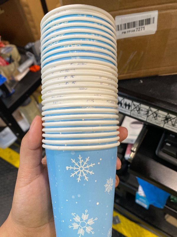 Photo 1 of *MISSING PARTS*
Suttmin 48 Sets 9 oz Christmas Snowflake Disposable Coffee Cups Hot Coffee Paper Cups with Lids and Straws Bulk Disposable Espresso Tea Mug for Christmas Holiday Party Supplies