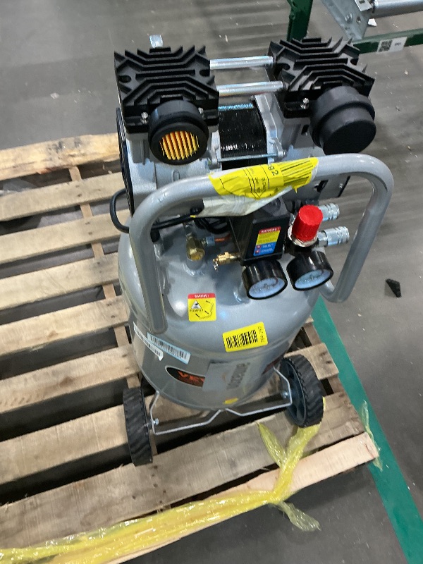 Photo 1 of **MINOR DAMAGE/check clerk comments**
VEVOR 13-Gallon Air Compressor, 2HP, 4.6 SCFM@90PSI, Oil-Free Tank, 66dB Quiet Operation, Ideal for Tire Inflation, Woodworking, Auto Repairs, and Spray Painting (Maximum Pressure 125 PSI)