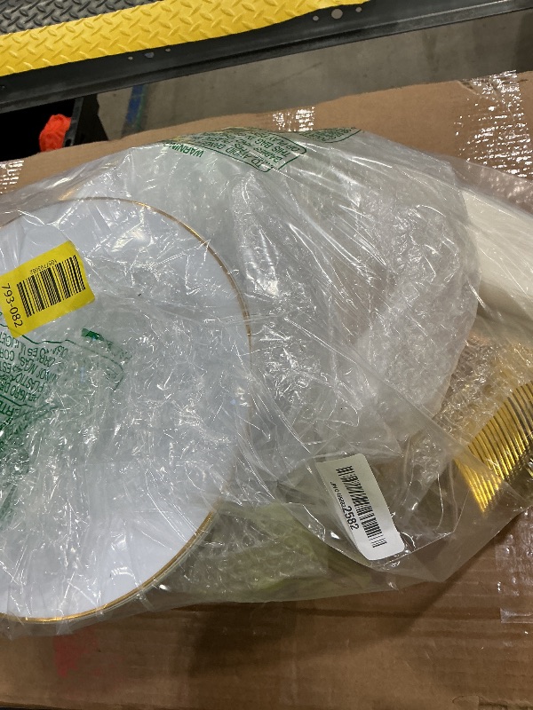 Photo 1 of *MISSING PARTS UNKNOWN*
LemonRoad 300 Pack 2/3/5/7oz Plastic Dessert Cups Set 8 Styles Clear Plastic Dessert Cups with 100 Spoons 100 Toothpicks 500 Sticker for Serving Fruit Trifle Mousse Ice Cream Pudding(Elegant)