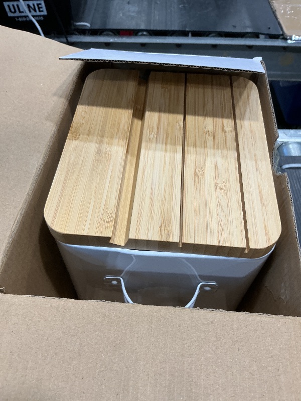 Photo 1 of ** dent**
arborishthink Recipe Box 4x6 Set with Stylish & Durable Metal Box, Bamboo Lid, 50 Recipe Cards & 10 Dividers - Perfect Kitchen Organizer and Gift