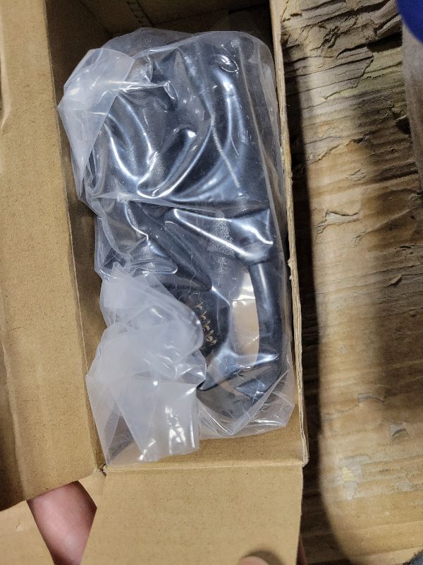 Photo 1 of 1 Pcs 2 in 1 Light Socket to Plug Adapter, Convert E26/E27 Bulb Socket to 2 Pieces 3 Prong Outlet with Extension Cord, Flexible Light Bulb Socket Converter Suitable for Porch Patio Garage Use (Black)