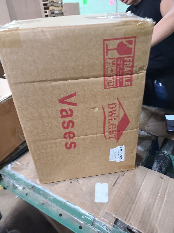 Photo 1 of 16Pcs Glass Cylinder Bud Vases for Centerpieces,7.7 In Tall Clear Flower Vases in Bulk,Glass Small Vases Floating Candle Holder for Party,Home Decor,Wedding Decoration,Birthday,Anniversary,Baby Shower