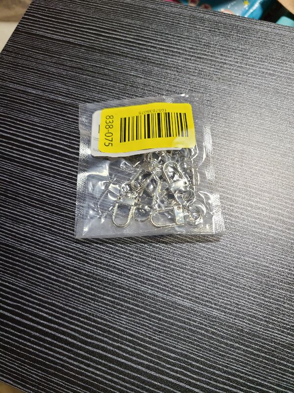Photo 1 of 20-Pack Gold & Silver Metal Lobster Claw Clasps, 360° Swivel Trigger Snap Hooks DIY Claw Clasps for Keychains and Jewelry Crafting, Durable for Bag Connector and Key Rings Accessories (Silver)