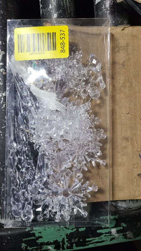 Photo 1 of 18pcs Crystal Christmas Ornaments for Tree Decorations-Hanging Acrylic Snowflake Icicle Ornaments with Drop Pendants for Winter Wonderland Chandelier Crystals Decorations Supplies