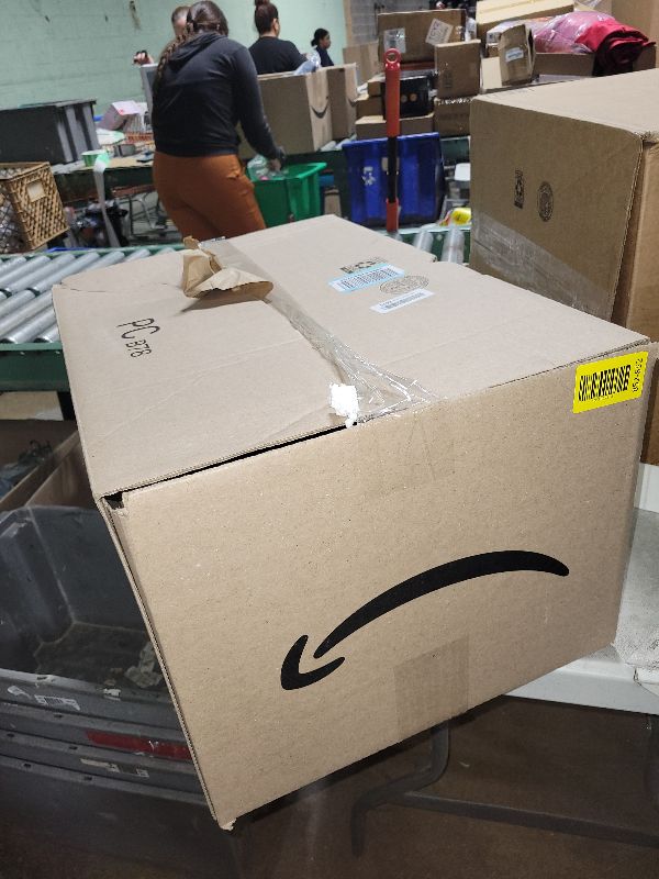 Photo 1 of 1st owned Round Wall Mirror Gold 16 Inch -Circular Metal Framed Wall Mounted Mirror, Hanging Round Modern Decorative for Entryway Bathroom, Living Room, Bedroom