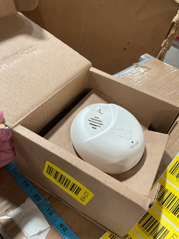 Photo 1 of First Alert SMI100-AC, Hardwire Interconnect Smoke Alarm with Battery Backup, 1-Pack