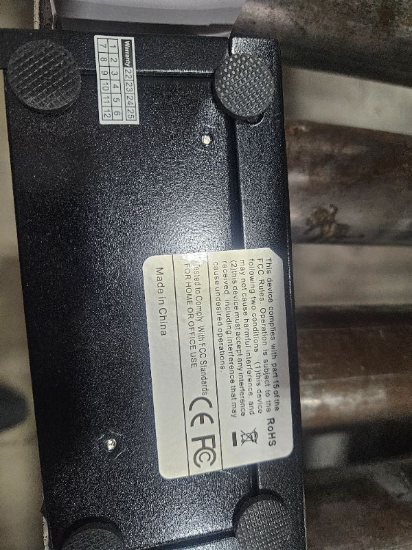 Photo 1 of (UNTESTED) CKLau 2 Port USB 3.0 Displayport KVM Switch DP 1.4 for 2 Computers Support 4K@144Hz, 8K@30Hz with Audio and Cables Supports Keyboard Mouse Switching