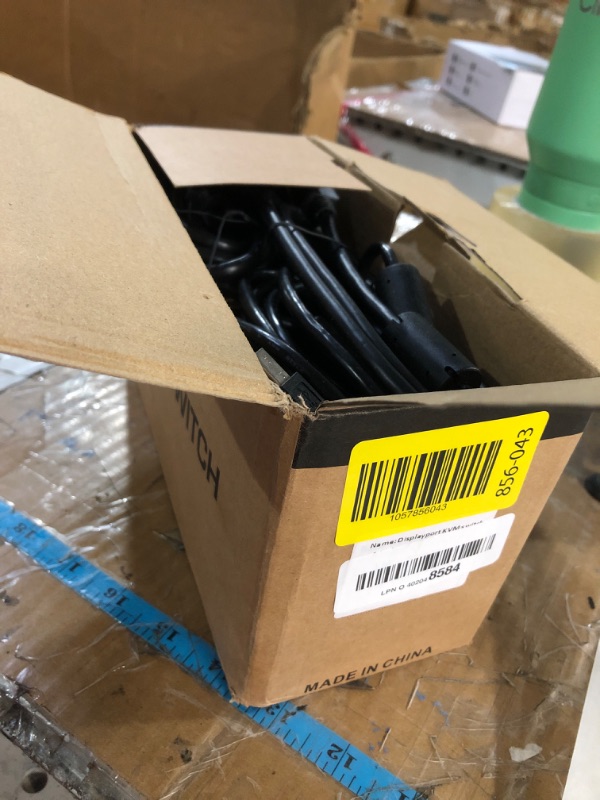 Photo 1 of (UNTESTED) CKLau 2 Port USB 3.0 Displayport KVM Switch DP 1.4 for 2 Computers Support 4K@144Hz, 8K@30Hz with Audio and Cables Supports Keyboard Mouse Switching