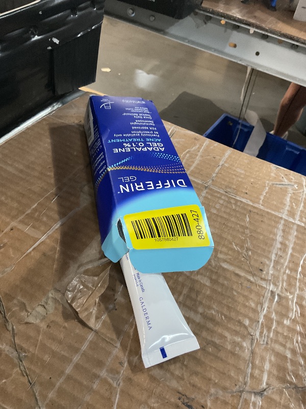 Photo 1 of *** PARTIAL SET *** Differin Acne Treatment Gel, 180 Day Supply, Retinoid Treatment for Face with 0.1% Adapalene, Gentle Skin Care for Acne Prone Sensitive Skin, 45g Tube, Pack of 2 (Packaging May Vary)