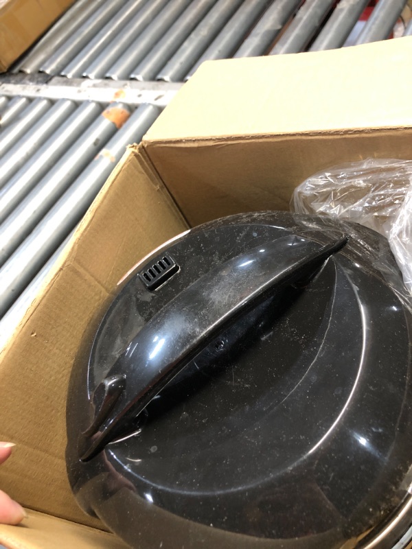 Photo 1 of ***(PARTS ONLY/ MAJOR DAMAGE/ NON FUNCTIONAL)***
AROMA Digital Rice Cooker, 4-Cup (Uncooked) / 8-Cup (Cooked), Steamer, Grain Cooker, Multicooker, 2 Qt, Stainless Steel Exterior, ARC-914SBD