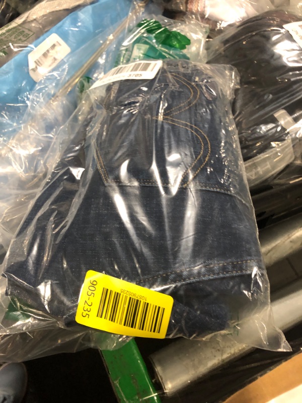 Photo 1 of ***SIMILAR PRODUCT***
Levi's Womens Classic Straight (Also Available In Plus) Jeans, Simply , 32 Regular US