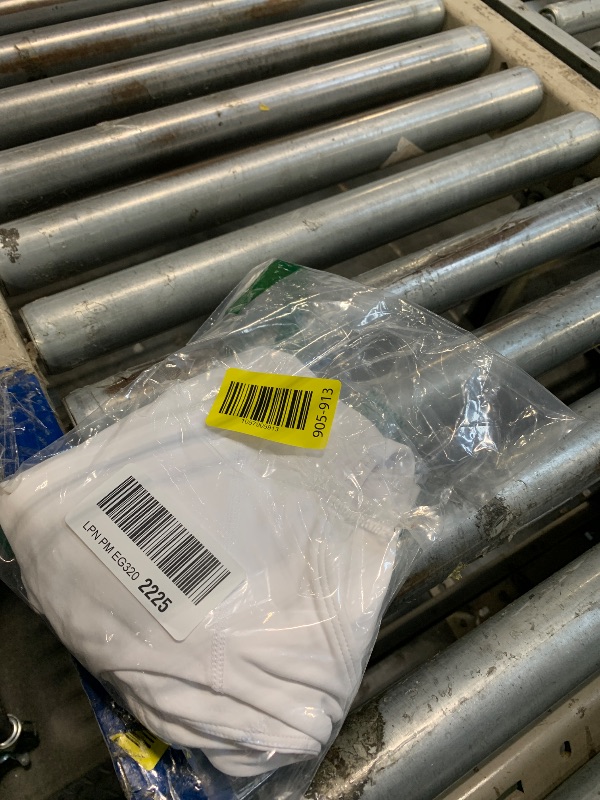 Photo 1 of ***NEEDS TO WASHED****  Women’s Longline Sports Bra Wirefree Padded Medium Support Yoga Bras Gym Running Workout Tank Tops (White, Medium)