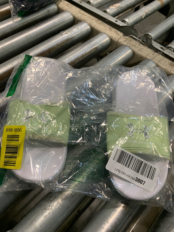 Photo 1 of ***TARE IN RIFGT FOOT***Under Armour Women's Ignite Select, (100) White/Retro Green/White, 6, US/.