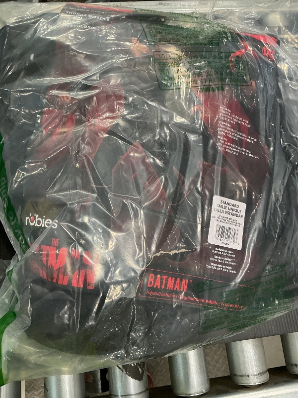 Photo 1 of *Missing mask/Cape* (Rubies The Batman: Batman Costume for Adults, Men's Standard