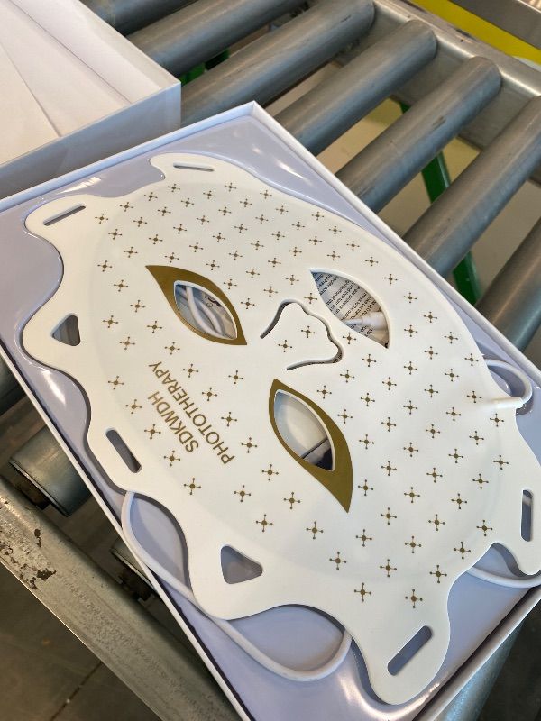 Photo 1 of *Missing Parts - Check clerk notes*
SDKWDH Red Light Therapy for Face, 7 Colors LED Face Mask Light Therapy At Home, Led Face Mask Light Therapy, White