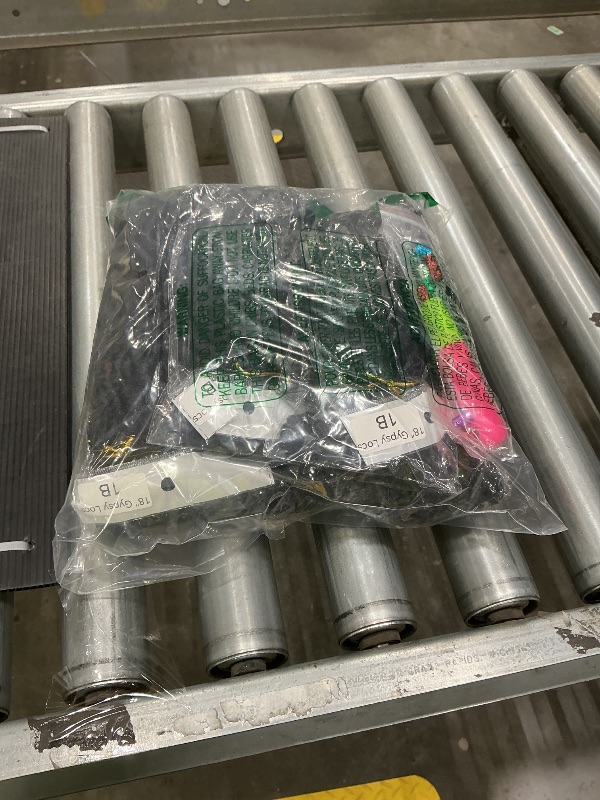 Photo 1 of 18 Inch Goddess Faux locs Crochet Hair 6 Packs/Lot Soft Gypsy Locs Wavy Crochet Braids Dreadlocks Curly Wavy Twist Braiding Hair Extensions African Roots Braid?1B)