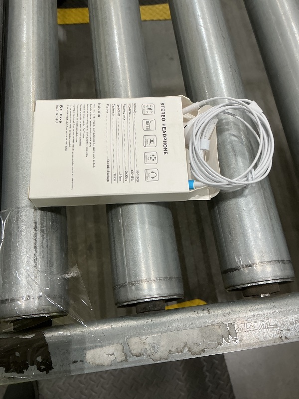 Photo 1 of 2 Packs Wired Headphones?Lilltning Earbuds for iPhone 14/13/12/11/XR/X/8/7/SE/Pro/Pro Max?for iPhone Earphones Wired Nosie Reduction Built-in Microphone&Volume Control Headsets?Support All iOS System