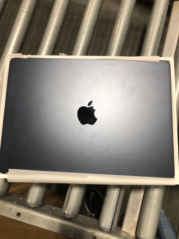 Photo 1 of ***UNTESTED***WITHOUT CHARGER***Apple 2025 MacBook Air 13-inch Laptop with M4 chip: Built for Apple Intelligence, 13.6-inch Liquid Retina Display, 16GB Unified Memory, 256GB SSD Storage, 12MP Center Stage Camera, Touch ID; Midnight