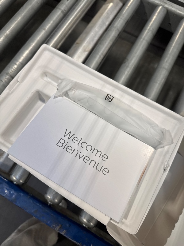 Photo 1 of **missing items/ partial set** Philips Sonicare DiamondClean Smart 9500 Electric Toothbrush, Sonic Toothbrush with App, Pressure Sensor, Brush Head Detection, 5 Brushing Modes and 3 Intensity Levels, White, Model HX9923/01