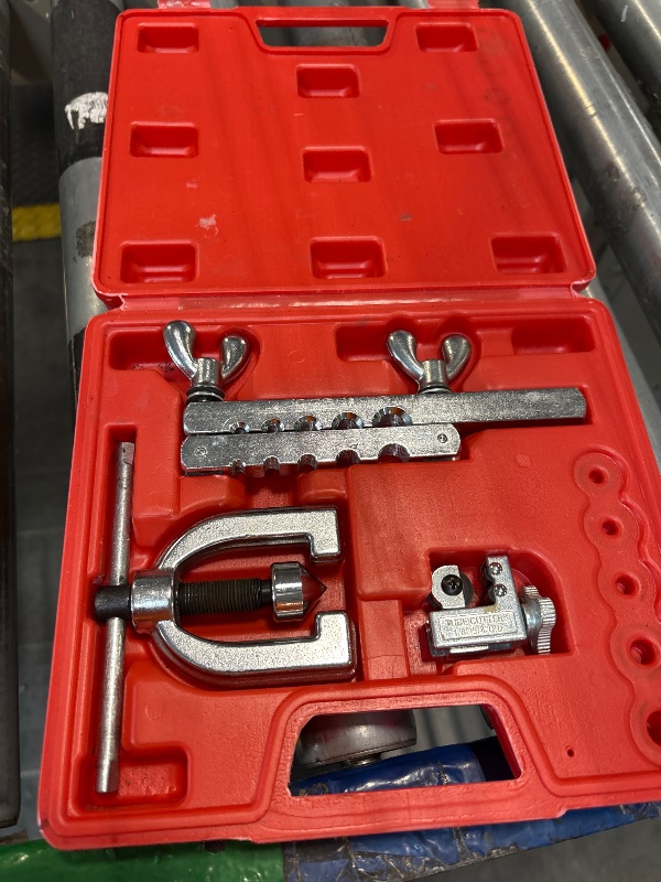 Photo 1 of **missing black rings**
Thorstone Double & Single Flaring Tool Kit for Brake Line and Brass Tubing Tool with Extra Adapters, 45 Degrees, Red
