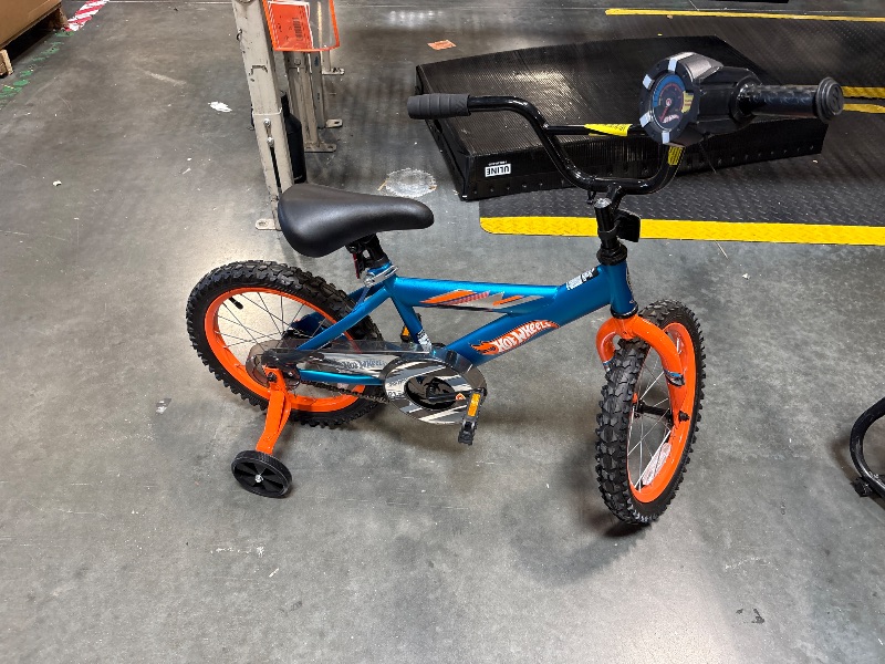 Photo 1 of **MISSING BIKE BAG FROM HANDLE BARS/MINOR SCRATCHES & RUBBER FALLING OFF RIGHT HANDLE BAR END**16" Dynacraft Hot Wheels, Boys BMX Bike,Kids Age 5-7 Years, Blue