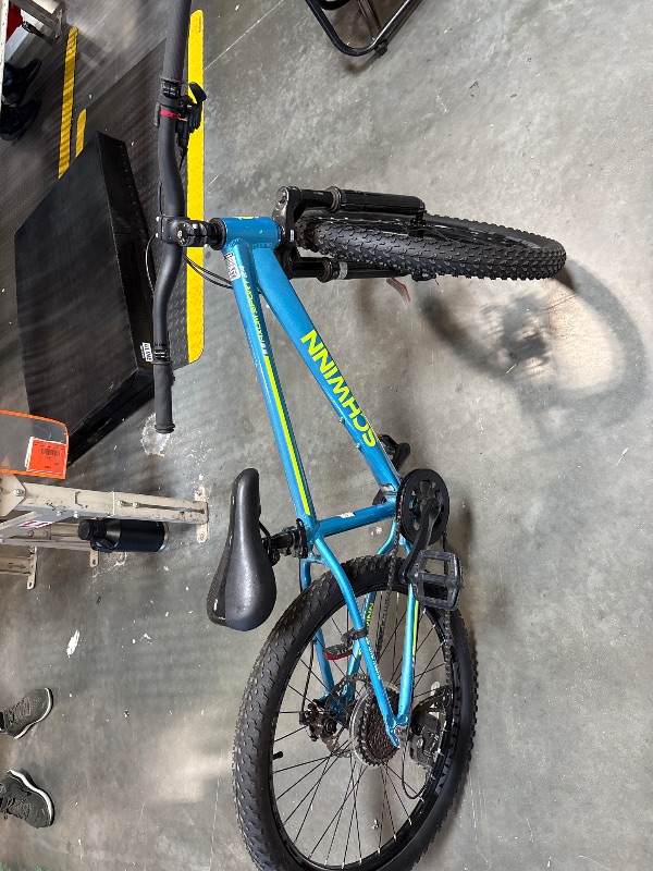 Photo 1 of **MINOR SCRATCHES**
Schwinn Axum Sport Youth Unisex 24-in. Mountain Bike, Blue
