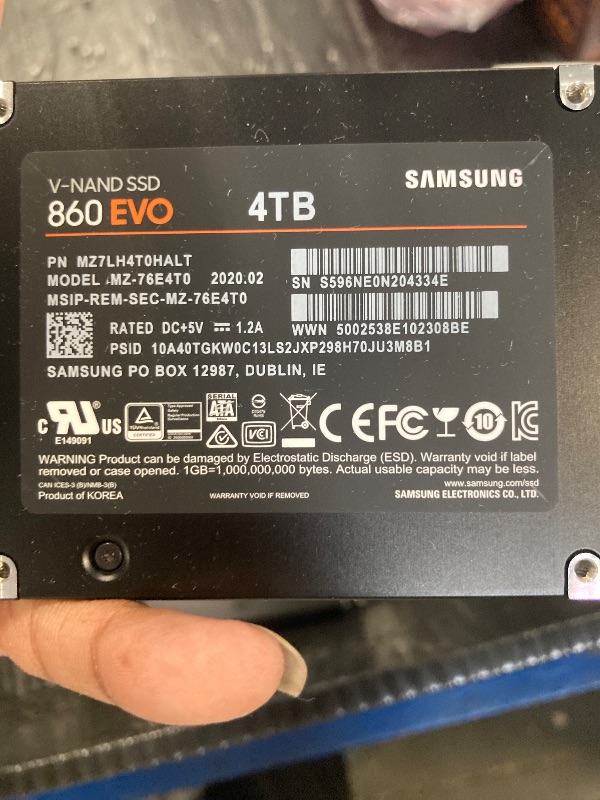 Photo 1 of **** 4TB DRIVE, NOT 8 TB**** SAMSUNG 870 QVO SATA III SSD 8TB 2.5" Internal Solid State Drive, Upgrade Desktop PC or Laptop Memory and Storage for IT Pros, Creators, Everyday Users, MZ-77Q8T0B