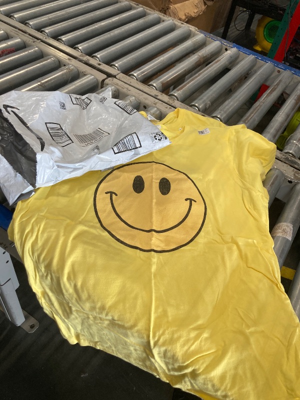 Photo 1 of  T SHIRT XL