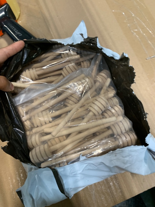 Photo 1 of 100-Pack 6 Inch Portable Wooden Jam Honey Dipper Honey Sticks for Honey Jar Dispense Drizzle Honey (6inch 100pcs)