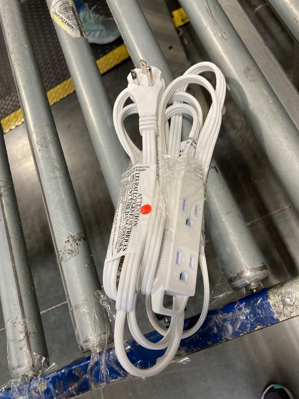 Photo 1 of *** similar item*** see pic**Woods SlimLine Indoor Flat Extension Cord, 8 Ft, 16 Gauge Right Angle Plug, 3 Polarized Outlets, 125 Volts, White, 2241