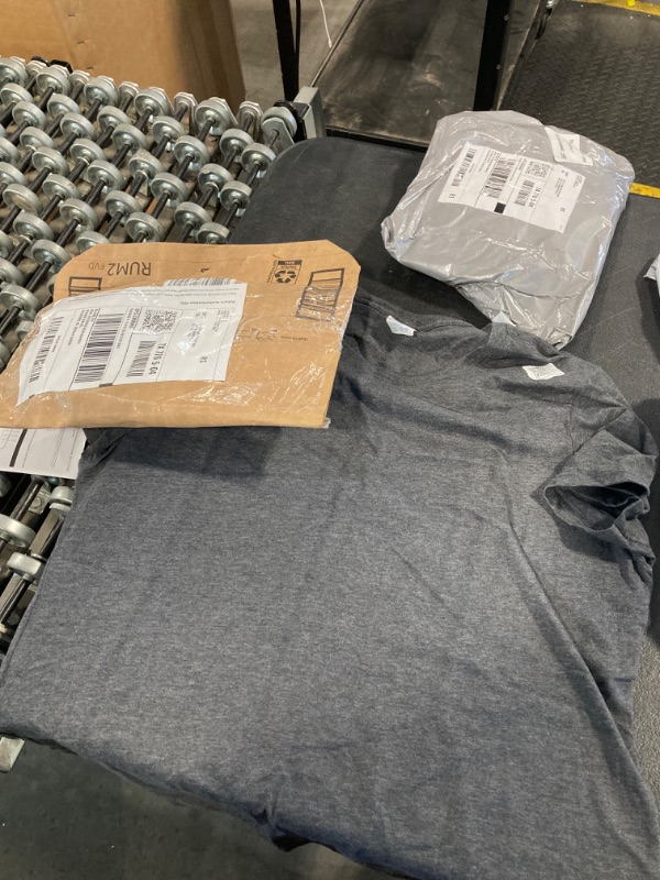 Photo 1 of  T SHIRT XL 