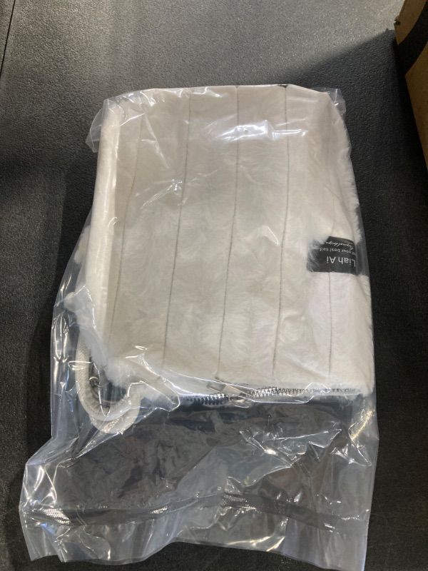 Photo 1 of ** FACTORY SEALED**
WHITE FAUX BAG WITH SILVER CHAIN