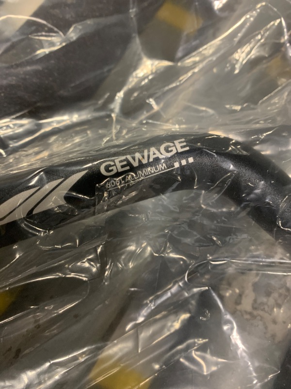 Photo 1 of ****SIMILAR***
25.4 Bike Handlebar - 30mm, 55mm, 70mm, 90mm,120mm Riser Handlebar - 620mm Aluminium Alloy Mountain Bike Bicycle Handlebars (25.4-70mm Rise)