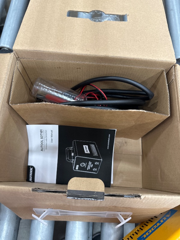 Photo 1 of ***(PARTS ONLY/  NON FUNCTIONAL)***Machine Automotive Leak Detector,Evap Vacuum Smoke Diagnostic Tester,Pipeline Fuel Leakage Detector Compatible with 12V Vehicles