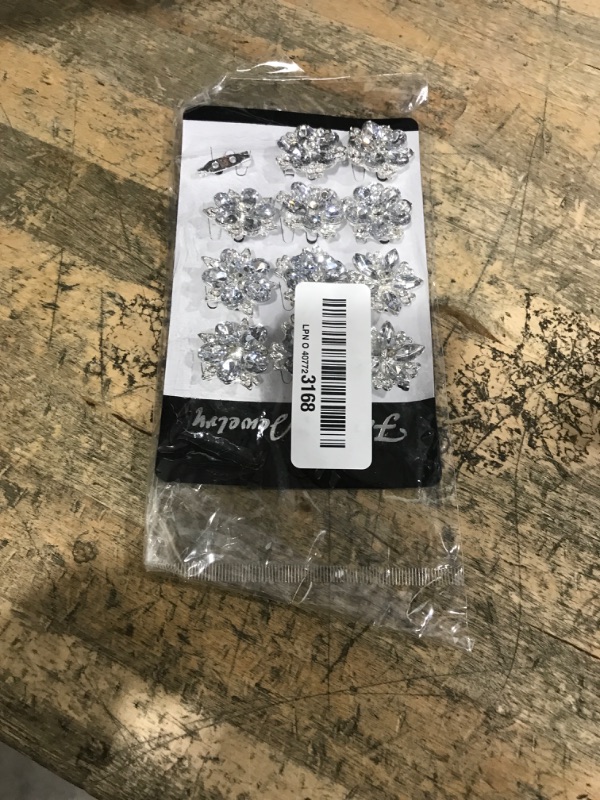 Photo 1 of 12 Pcs Rhinestone Brooch, Silver Brooch Pins, Assorted Crystal Brooch Pin Small Flower Brooches Pins decorative Brooch Pins for Crafts Flower Lapel Badge Pins for Women DIY Bridal Wedding Bouquet Kit