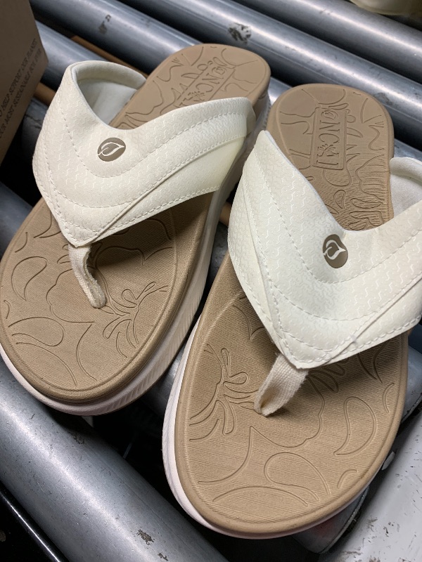 Photo 1 of (see all images) ONCAI Orthopedic Flip Flops Women with Arch Support Ladies Orthotic Recovery Sandals Comfortable Plantar Beige White Size 9