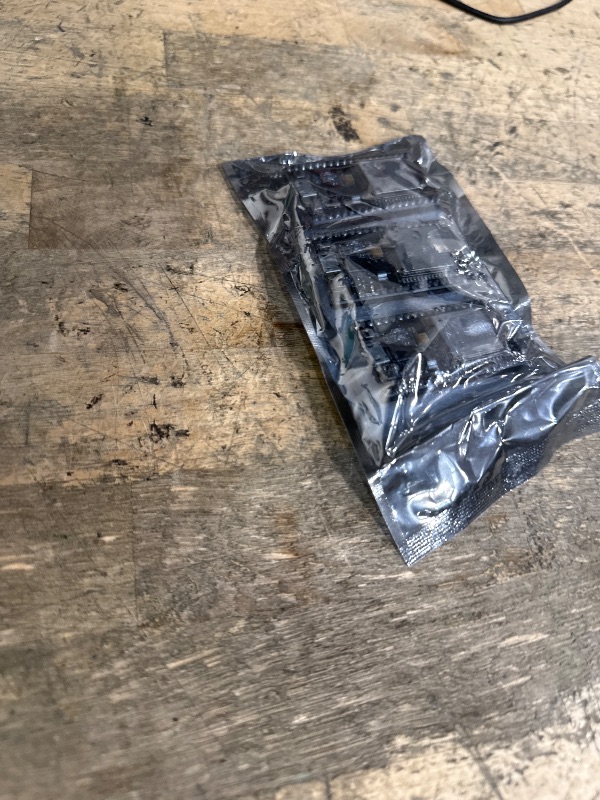 Photo 1 of Teyleten Robot ESP32S ESP32 Development Board 2.4GHz Dual-Core WiFi +Bluetooth 2 Function Microcontroller for Arduino (ESP32 38P, 3PCS)