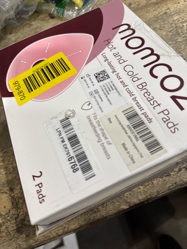 Photo 1 of (only one) Momcozy Larger Breast Therapy Packs, Hot and Cold Breast Pads with 2 Soft Covers, Breastfeeding Essentials