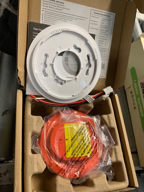 Photo 1 of ***(MISSING MOUNTING HARDWARE)***Kidde  & Carbon Monoxide Detector, AA Battery Powered, Voice Alerts, LED Warning Light Indicators