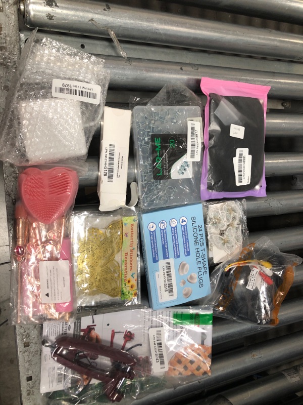 Photo 1 of *FINAL SALE!! NO REFUNDS** BUNDLE OF ASSORTED MISCELLANEOUS ITEMS (10 ITEMS) 