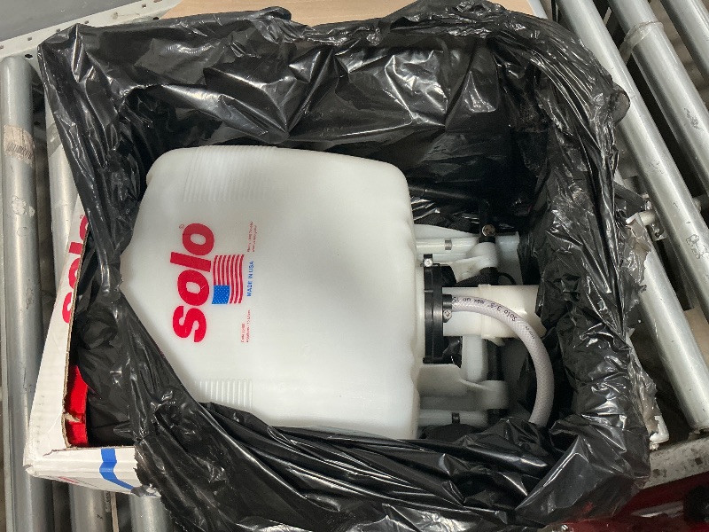 Photo 1 of (MAJOR USAGE) SOLO 425 4-Gallon Piston Backpack Sprayer, Wide Pressure Range up to 90 psi