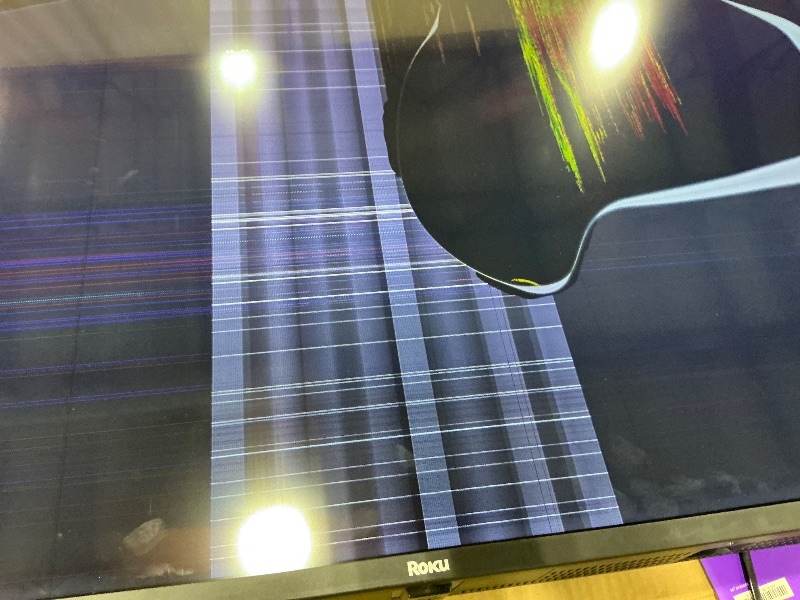 Photo 1 of *SCREEN IS BROKEN, Final Sale  ** Roku Smart TV 2025 – 55-Inch Select Series, 4K HDR TV – Roku TV with Enhanced Voice Remote – Flat Screen LED Television with Wi-Fi for Streaming Live Local News, Sports, Family Entertainment