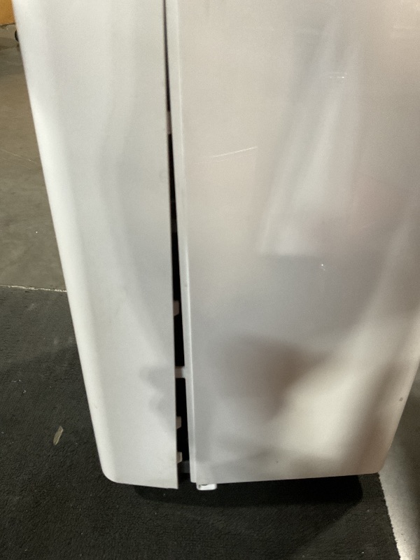 Photo 1 of **ITEM IS DAMAGED ON THE SIDE**
PARTS ONLY****

Mora PC05R25A Portable Air Conditioner, 5,000 BTU, White
