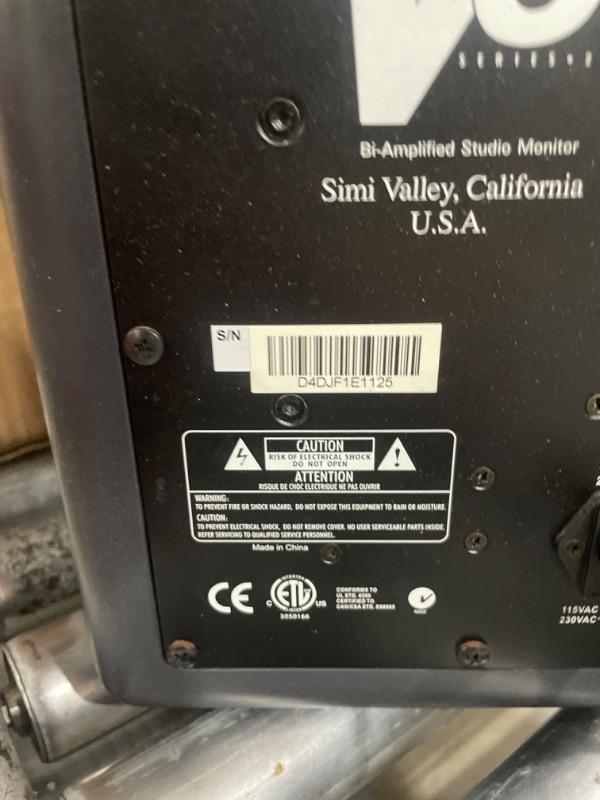 Photo 1 of ***************NON-FUNCTIONAL, FOR PARTS ONLY*****************
KRK RP8G5 ROKIT 8 Generation Five 8" Powered Studio Monitor Pair, 8 Inches