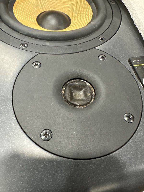 Photo 1 of ***************NON-FUNCTIONAL, FOR PARTS ONLY*****************
KRK RP8G5 ROKIT 8 Generation Five 8" Powered Studio Monitor Pair, 8 Inches