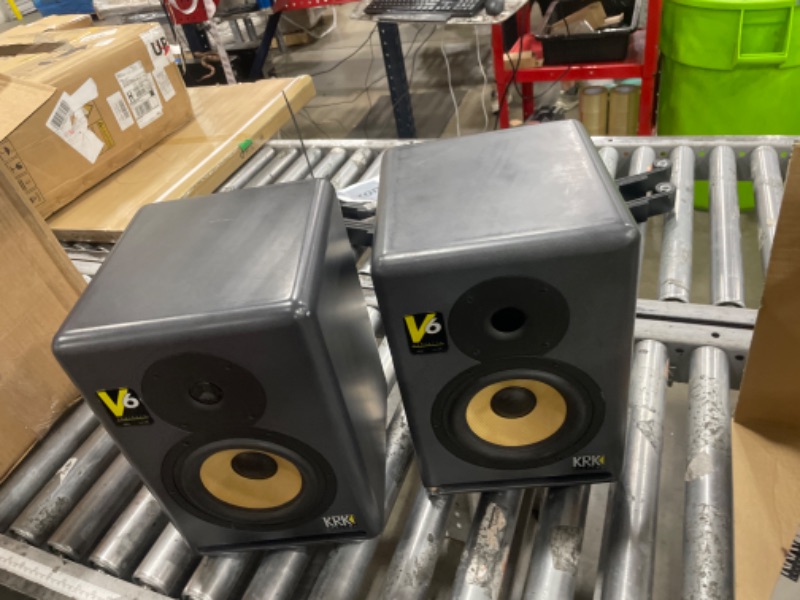 Photo 1 of ***************NON-FUNCTIONAL, FOR PARTS ONLY*****************
KRK RP8G5 ROKIT 8 Generation Five 8" Powered Studio Monitor Pair, 8 Inches