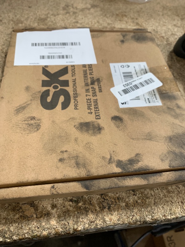 Photo 1 of **nub on one of the pliers is broken**SK 4-Piece Snap Ring Pliers Set, 7-Inch Internal/External Circlip Pliers with Straight/Bent Jaw, Tip Diameter 5/64'', Premium CR-V Steel
