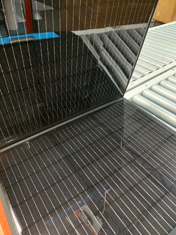 Photo 1 of (see images for damage) (used) Intenergy 200W Foldable Solar Charger kit,IP65 Water-Resistant Folding Solar Panel Portable Power Station,XT60